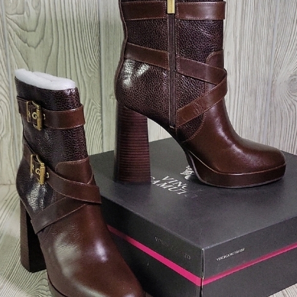 🔹️VINCE CAMUTO🔹️Root Beer Leather Coliana Stacked Heel Booties - Picture 4 of 4